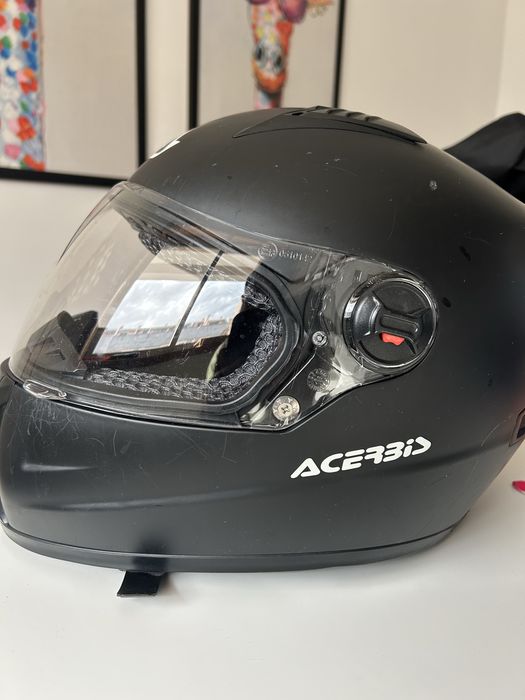 Dois capacetes de mota (usados) – venda em conjunto