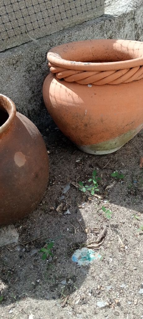 Potes e vasos em barro