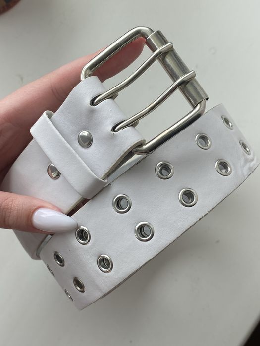 Жіночий білий ремінь