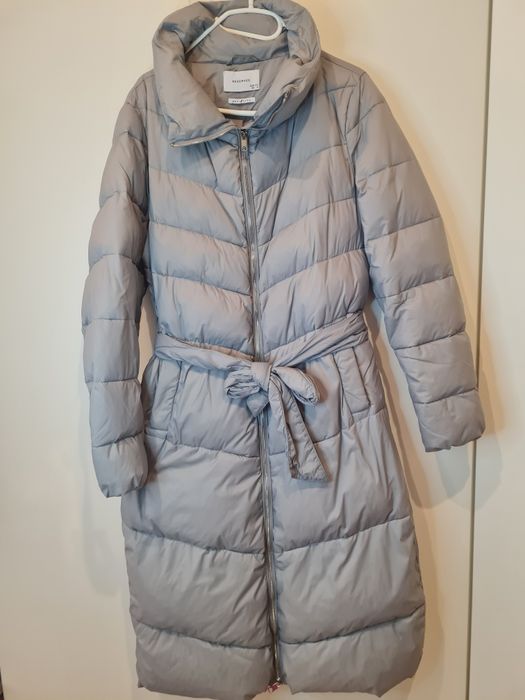 Piękny puchowy szary płaszcz Reserved