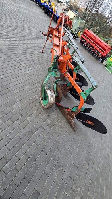 Плуг квернеланд 4-3-35