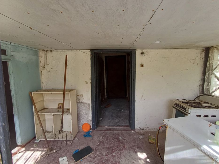 Продаж старого будинку на земельній ділянці 0,25 сот біля лісу