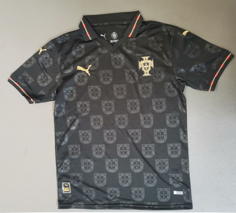 Nova camisola preta da selecção de Portugal