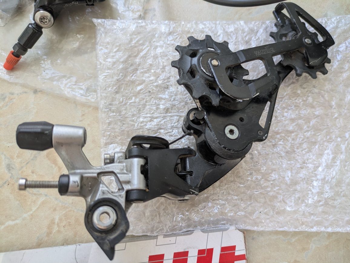 Гравійний групсет Sram Rival 1x11, Shimano Ultegra