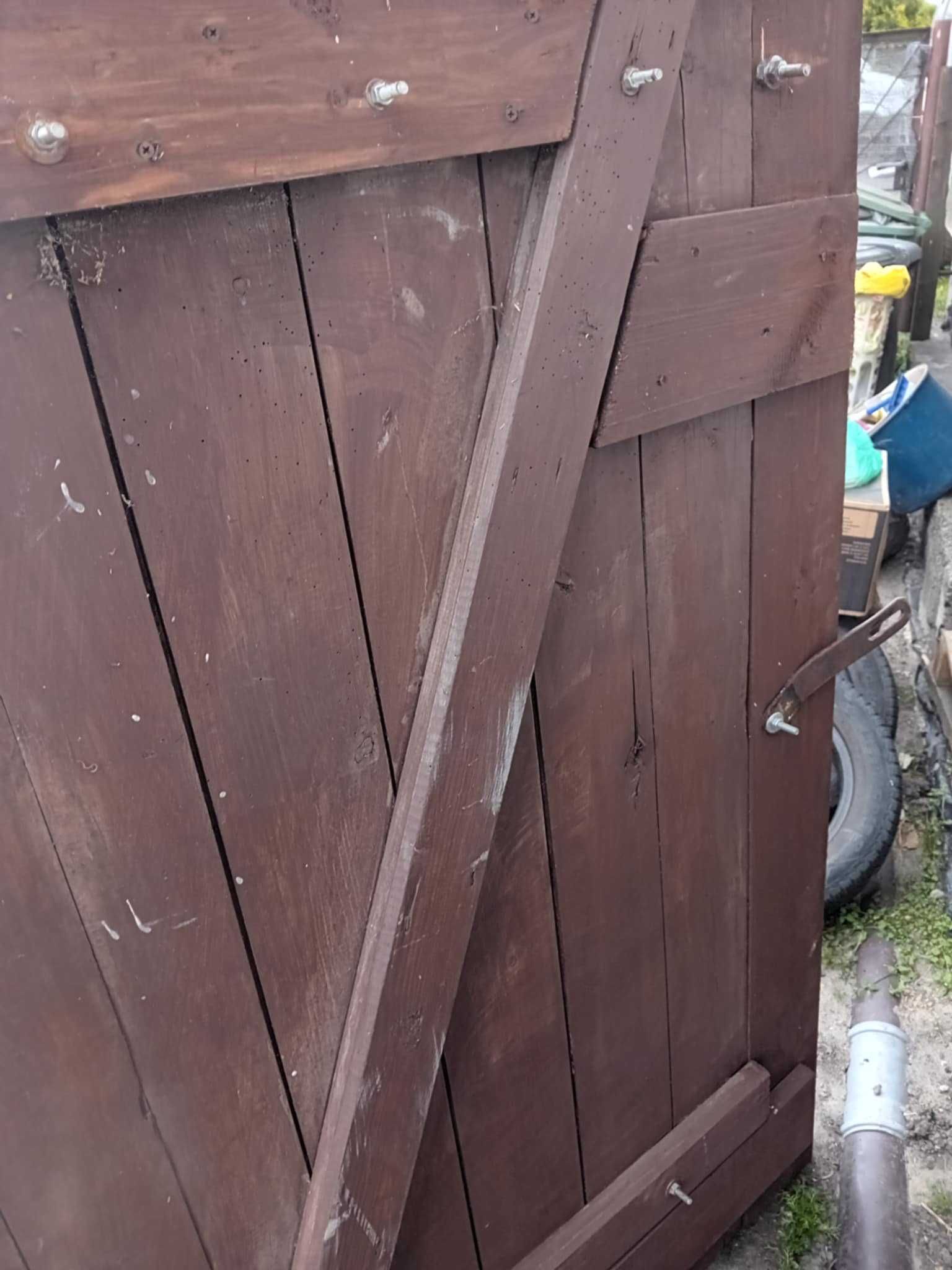 Drzwi drewniane gospodarcze do piwnicy lub domku solidne z zawiasami !