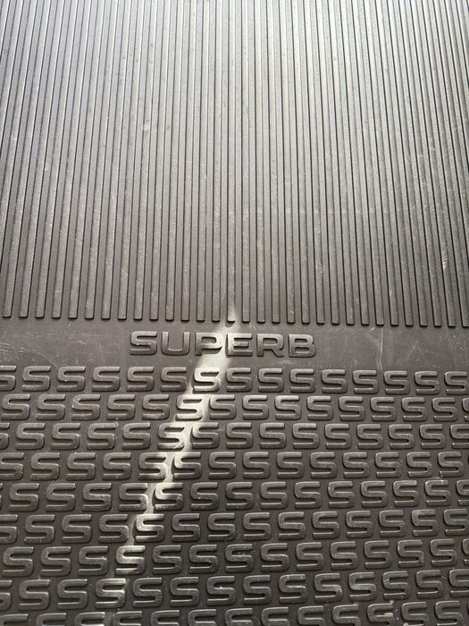 Mata bagażnika skoda superb 3 liftback