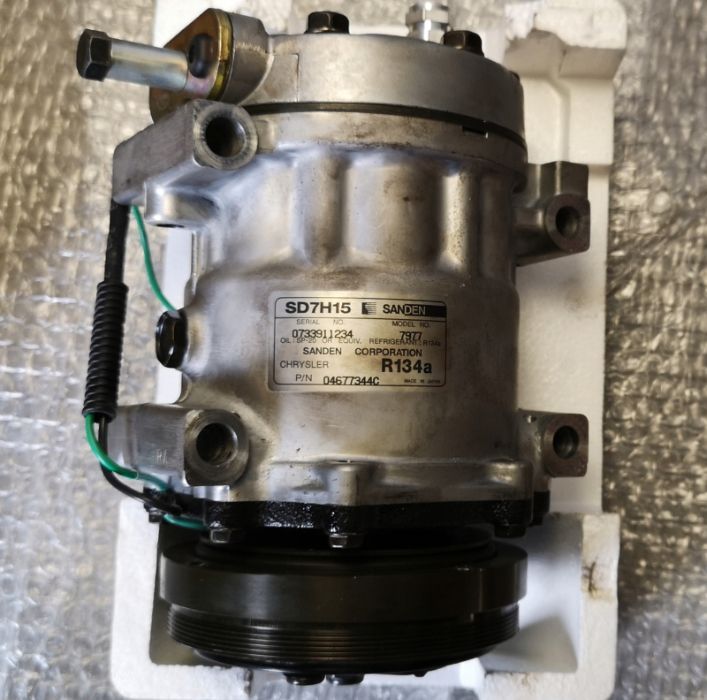 Kompresor Klimatyzacji Chrysler Voyager II i III oryginał MOPAR NOWY