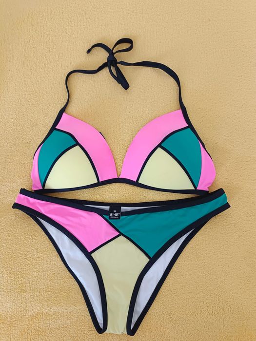 Strój kąpielowy. Rozmiar 38B