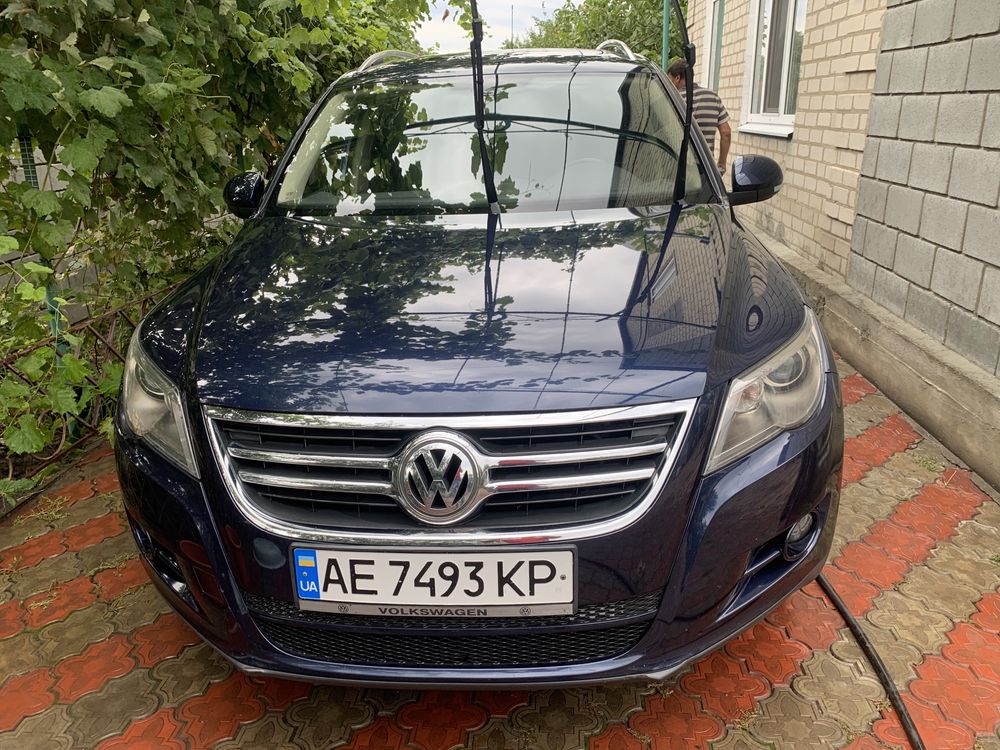 Продам Volkswagen Tiguan 2011 года газ/бензин