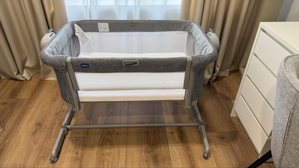 Дитяча приставна кроватка Chicco Next2Me Magic Evo