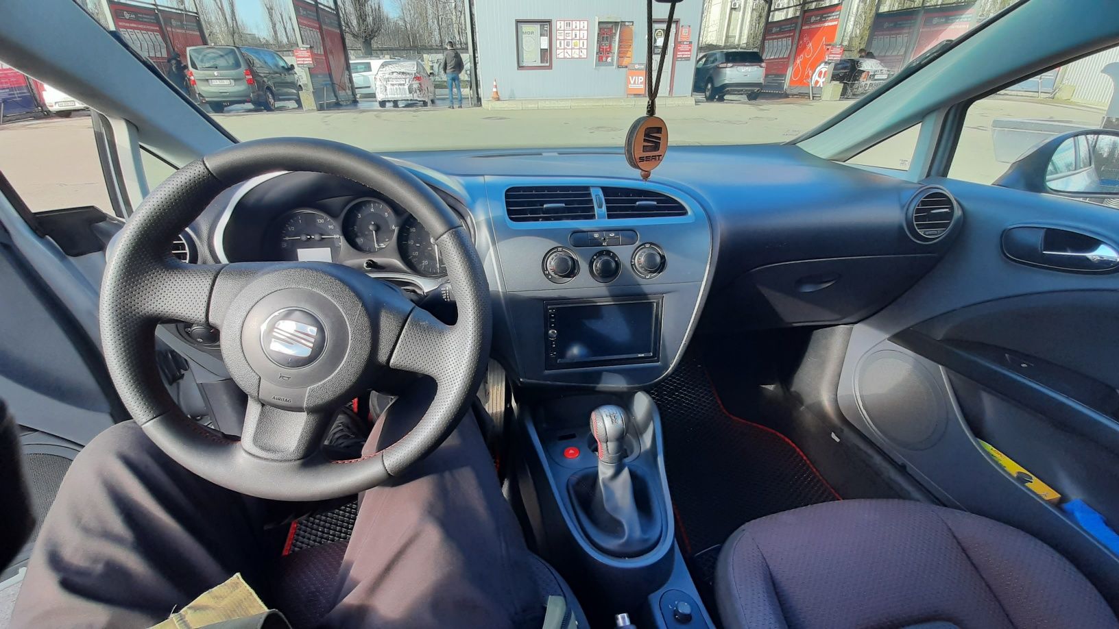 Продам автомобіль seat leon 1,9 tdi