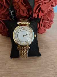 Złoty zegarek Emporio Armani z pudelkiem prezentowym
