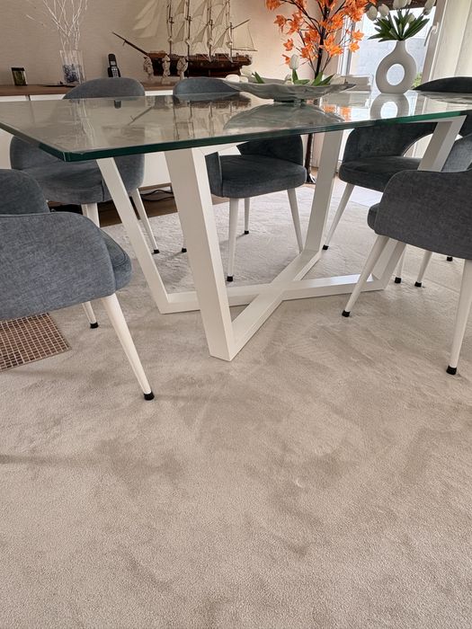 Mesa de jantar com cadeiras