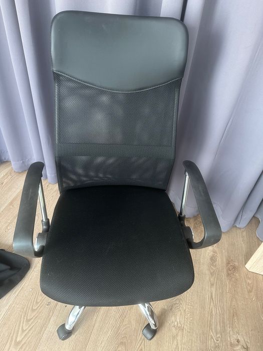 Escritório e cadeira
