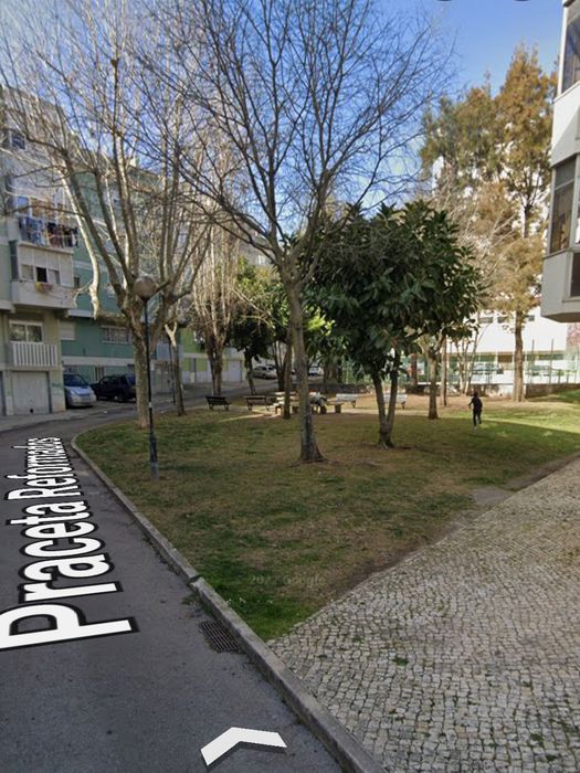 Garagem 51m2 Massamá