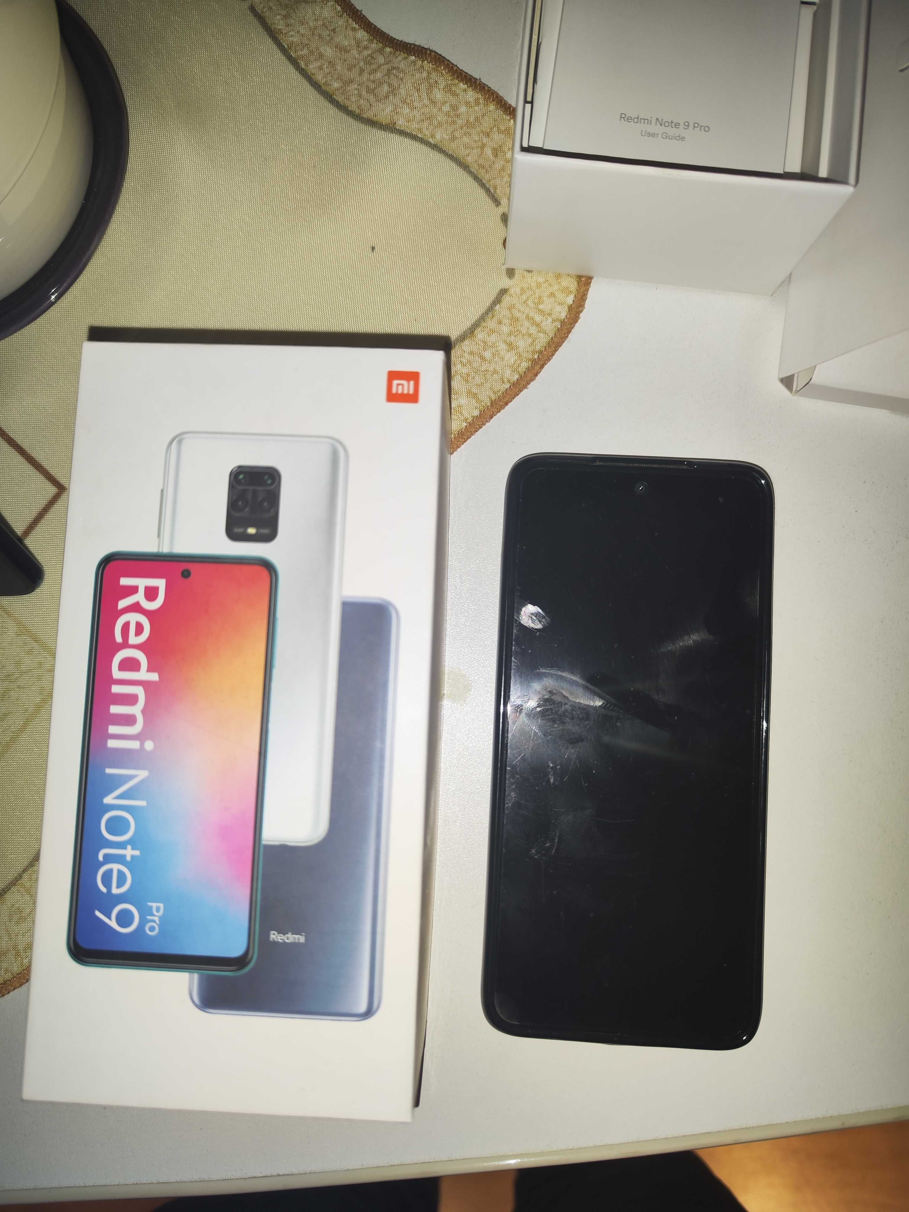 Dwa telefony Redmi Note 9 Pro