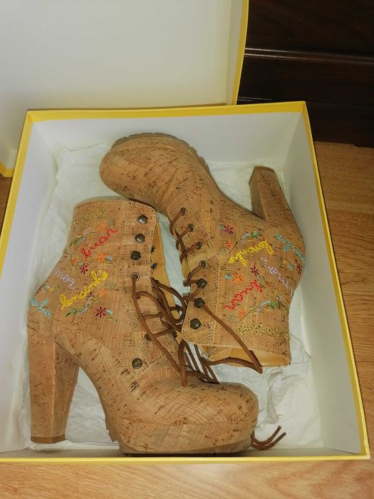 Botins de cortiça - Lencinho da Rutz