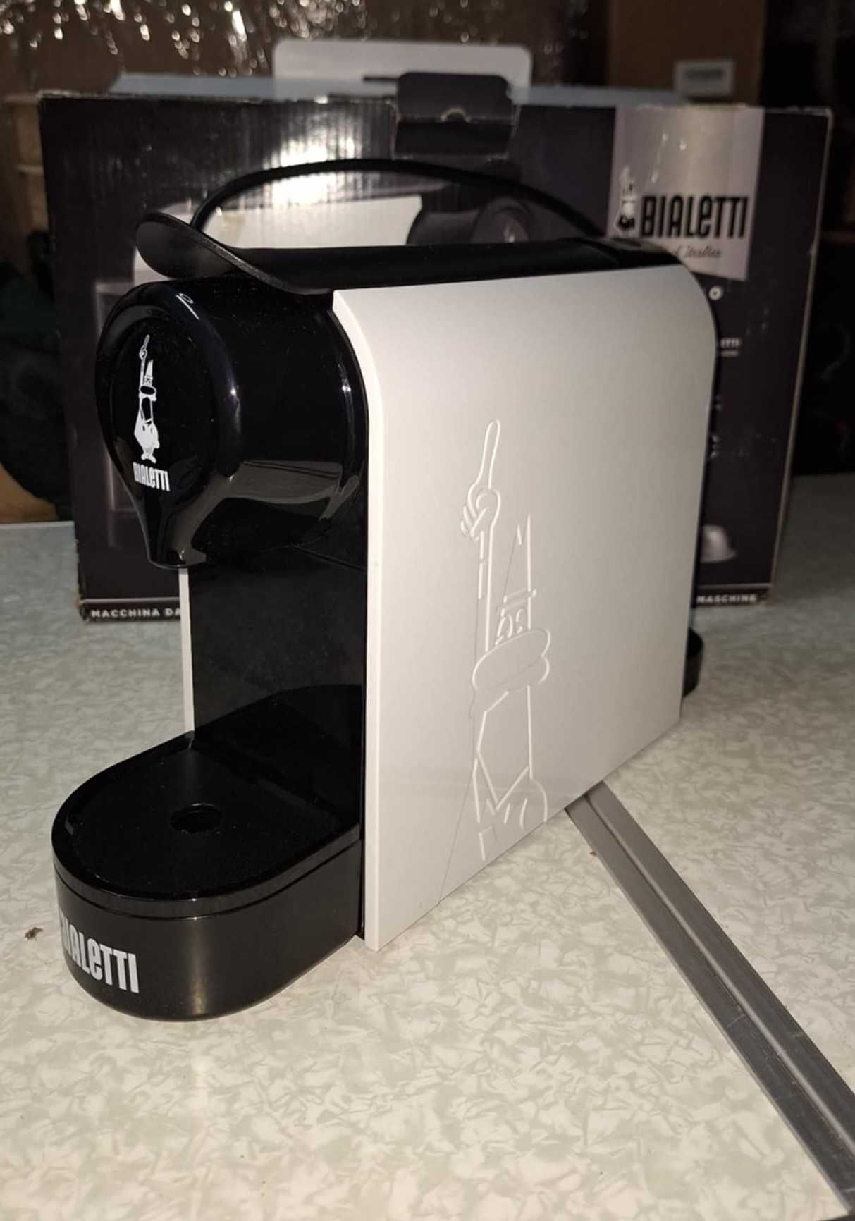 Automatyczny ekspres ciśnieniowy Bialetti Gioia CF90 1200 W biały