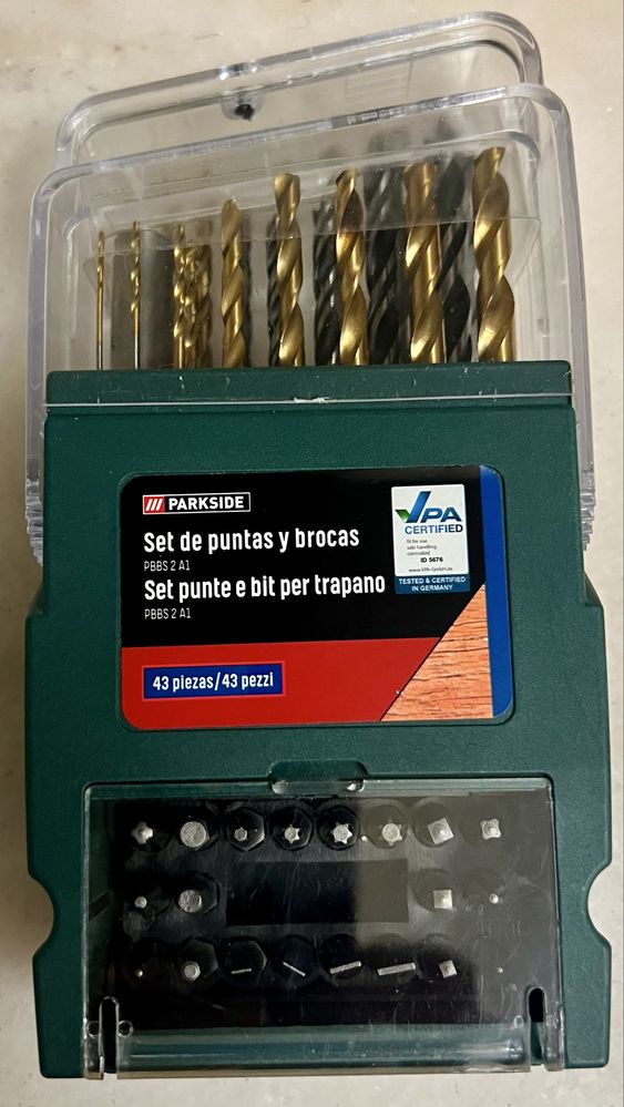 Berbequim de percussão Parkside PSBM 750 B3, com 43 brocas e pontas