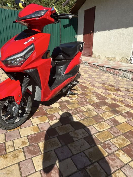 Продам електро скутер Maxxter Neons 3