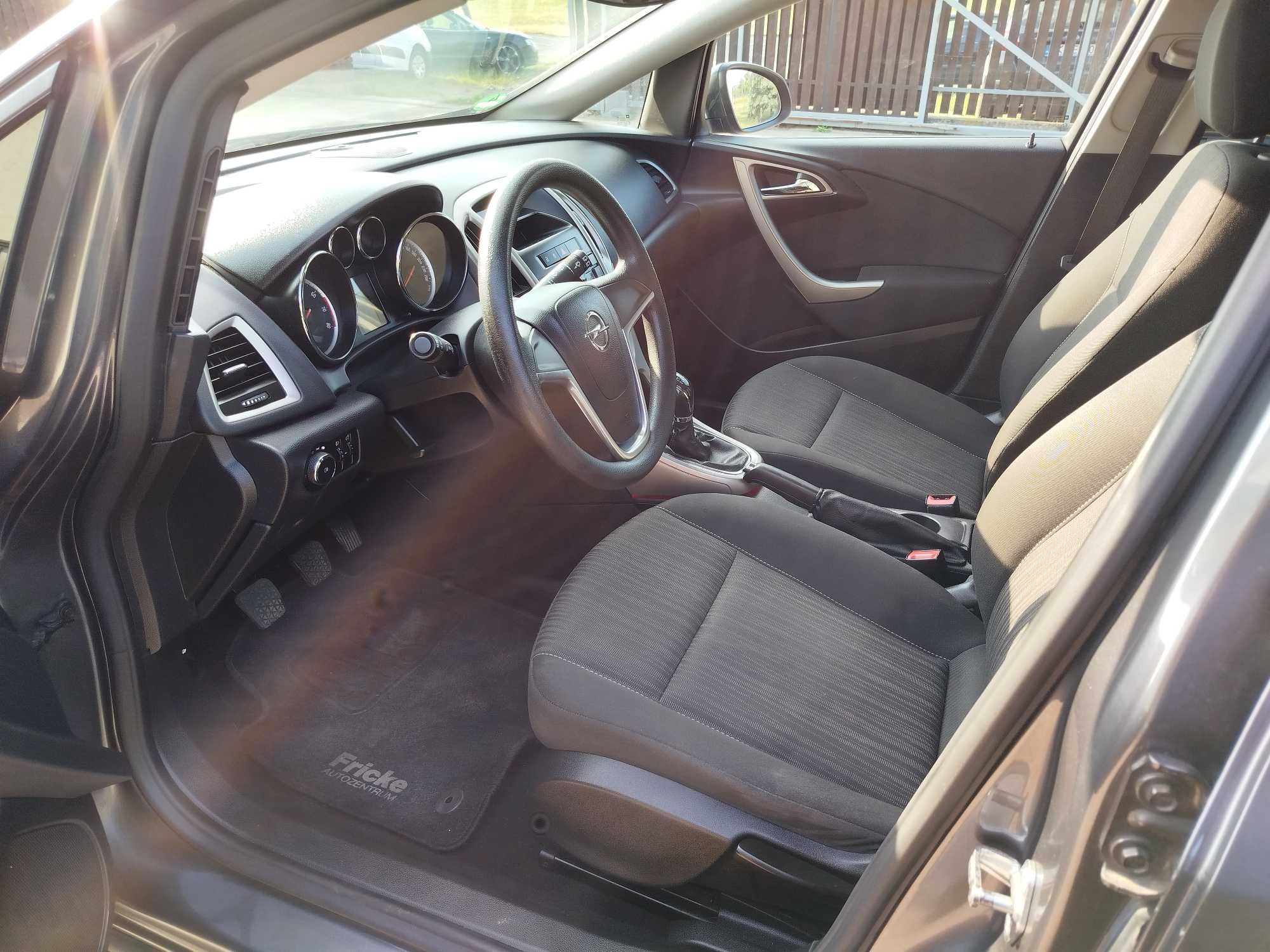 Opel Astra J 1.4 Turbo Benz. z Niemiec Zarejestrowana