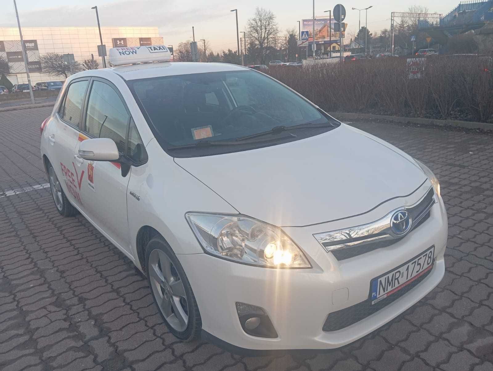 Wynajem aut Warszawa Toyoty z gazem i licencjami Taxi Uber Bolt …