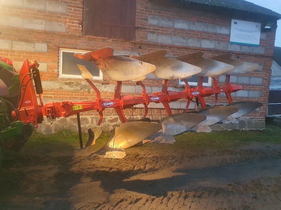 Pług obrotowy kuhn master  resor non stop