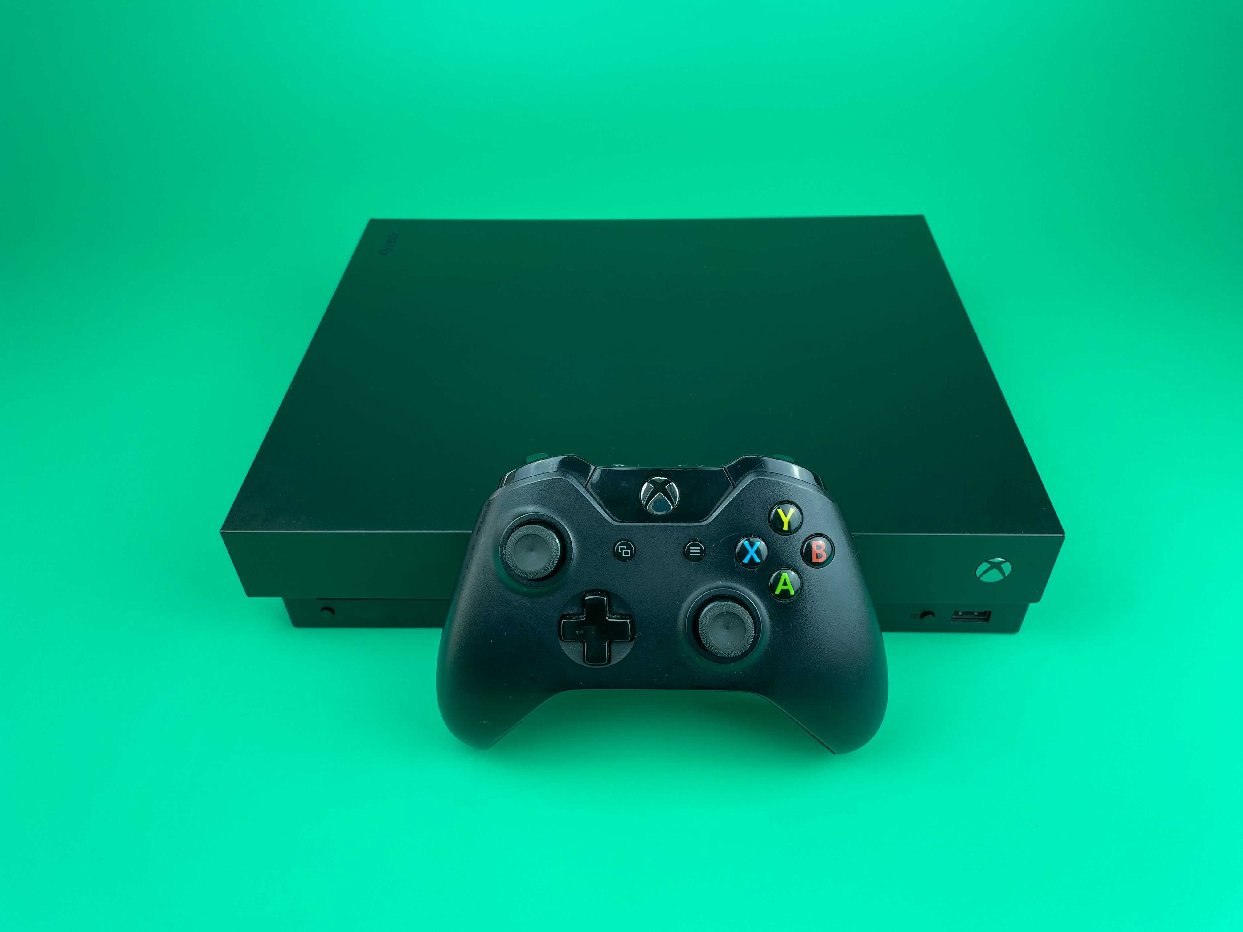 Xbox One X 1TB + Підписка Game Pass (14 місяців) 500 ігор, Гарантія