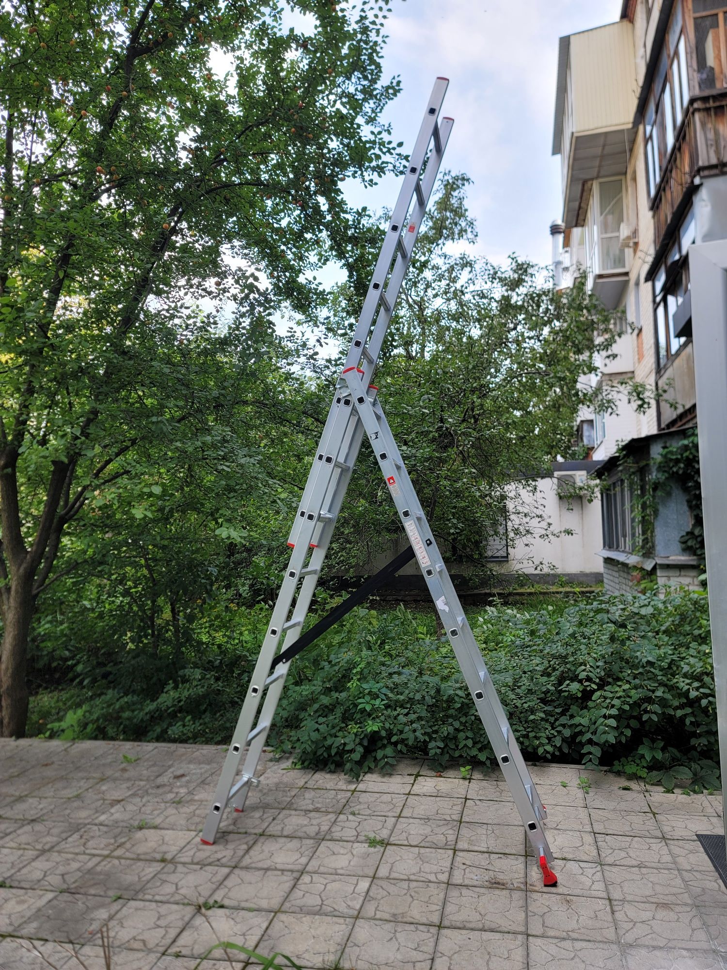 Лестница Стремянка Трехсекционная 3×8  5,09м Новая Алюминиевая