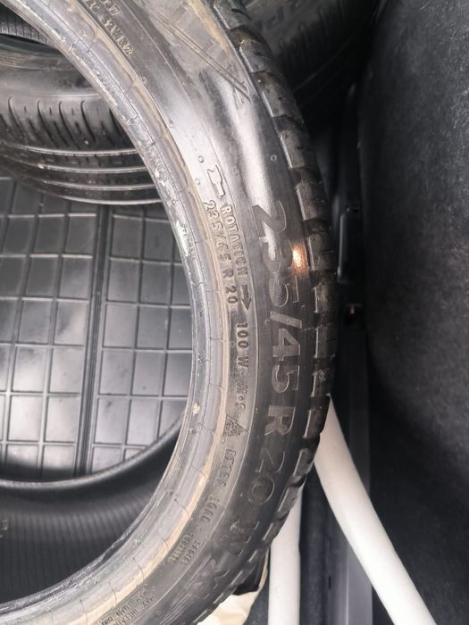 Continental AllSeasonContact 235/45 R20