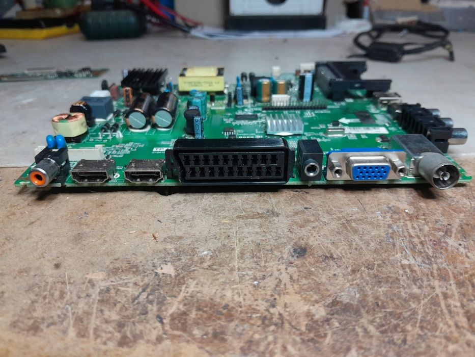 Placa principal de TV Blaupunkt modelo 32/147i B32A147TCHD-P