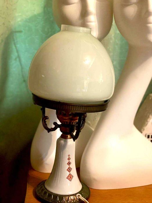 Вінтажна скляна настільна лампа