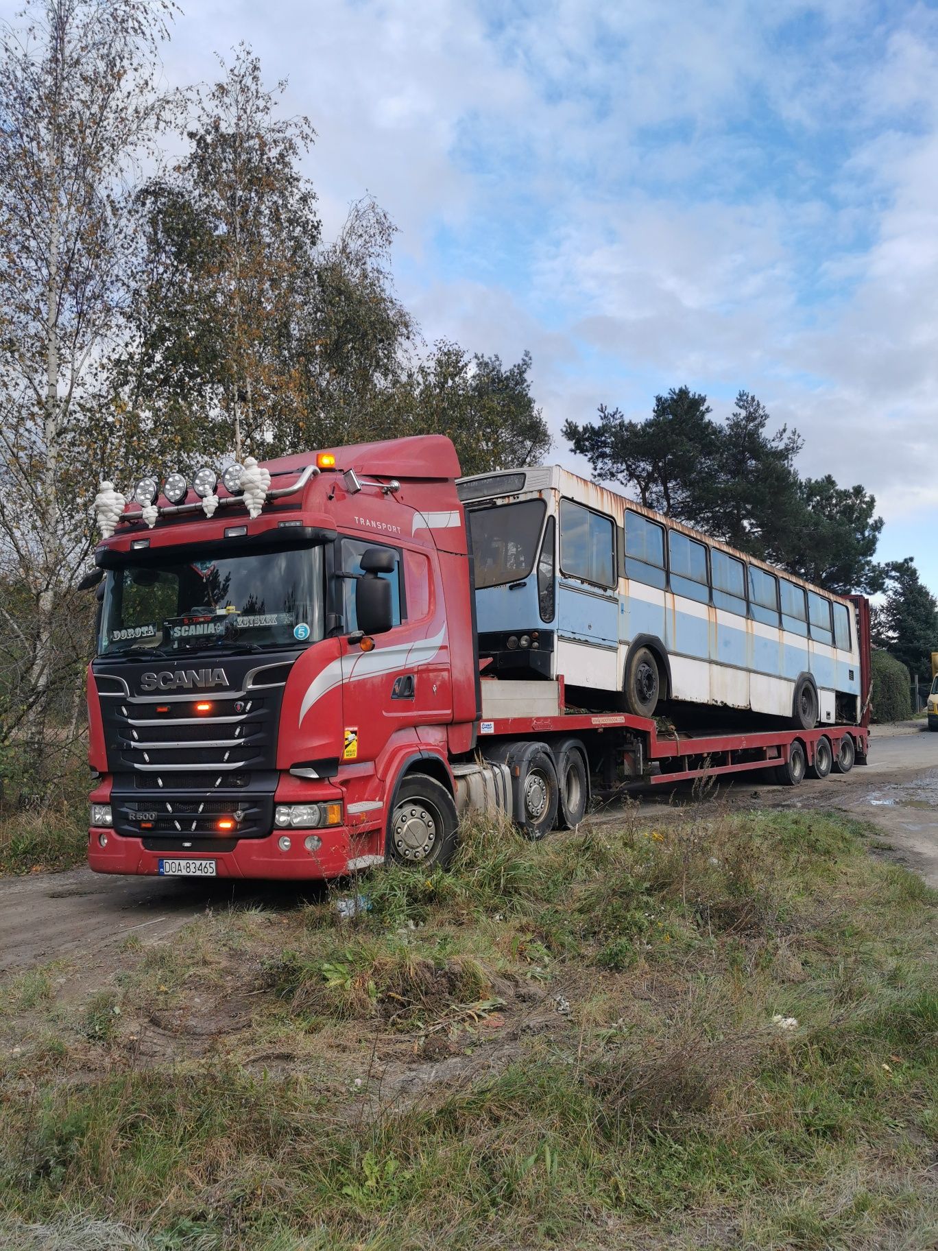 Transport niskopodwoziowy  ponadgabarytowy maszyn