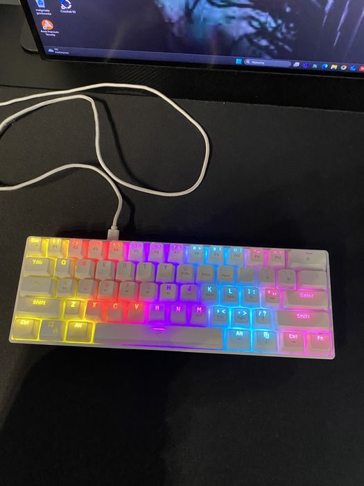 Sprzedam klawiature white shark shinobi