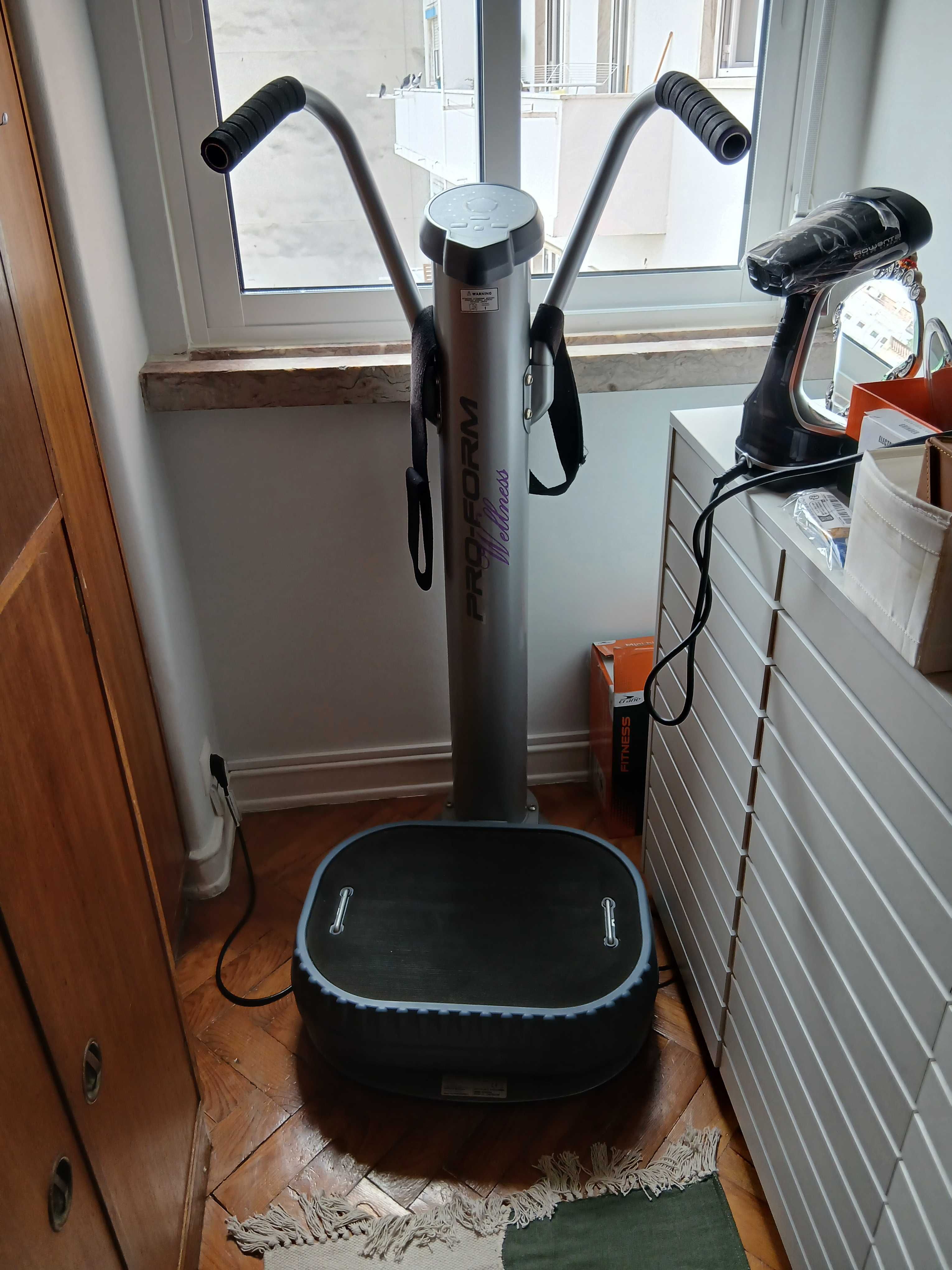 Fitness Maquina de vibração  ProForm Wellness Vibration plate.