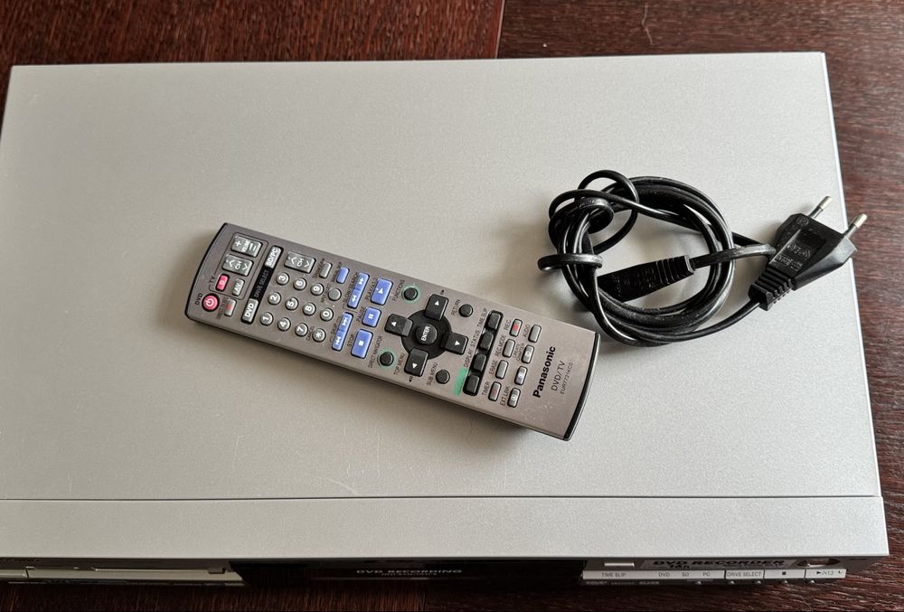 Nagrywarka DVD DMR-E65