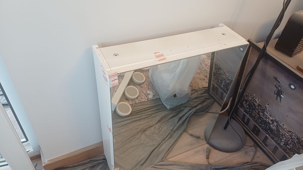 Szafka z lustrem łazienka