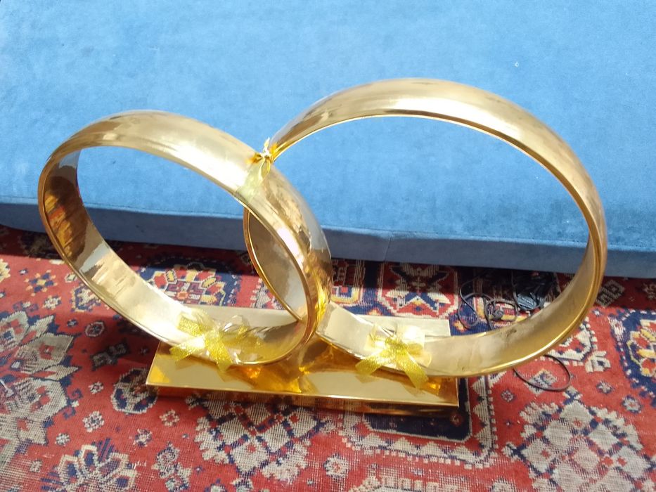 Свадебные кольца на машину