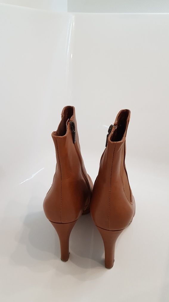 Botki / kozaki Clarks - Skóra naturalna
