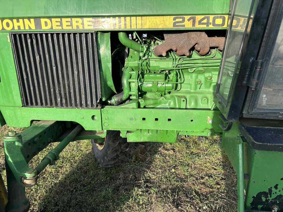 Ciągnik JOHN DEERE 2140