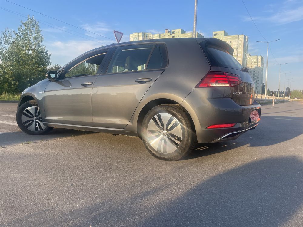 Автомобіль електро 2018 e-golf 36KWT
