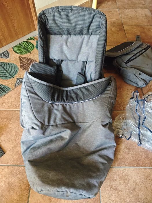 Wózek dziecięcy głęboki wraz ze spacerówką 2 w 1