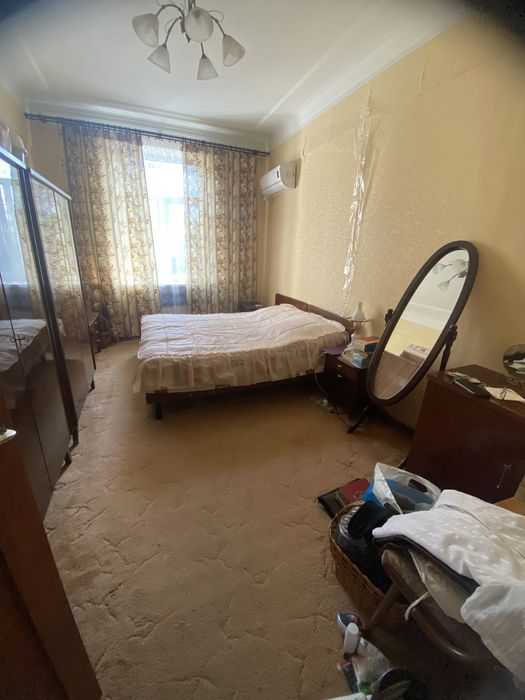 Продаю двокімнатну квартиру з автономним опаленням!