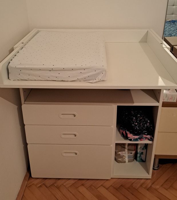 Komoda biała Ikea z przewijakiem stan bardzo dobry