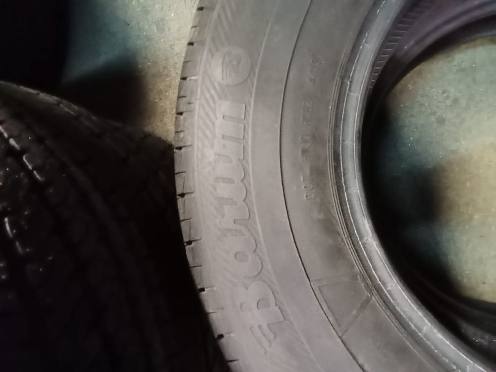 Pneus semi novos