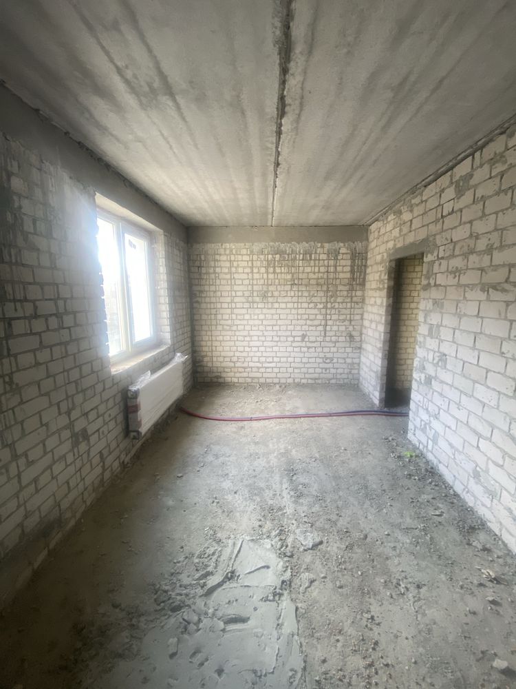 Продам 2-х кімнатну квартиру 52,3 м2 в новобудові, вул. Миру 43.