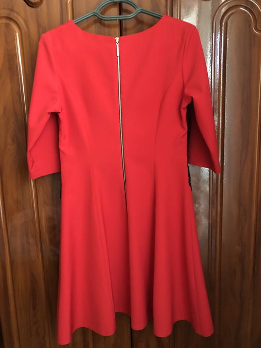 Червоне плаття