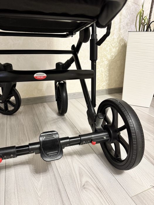 Прогулянкова коляска