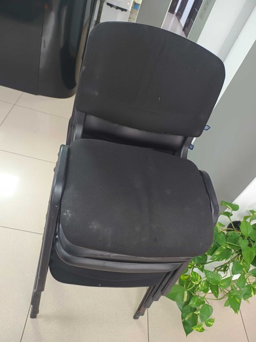 Стулья офисные черный б/у 5шт