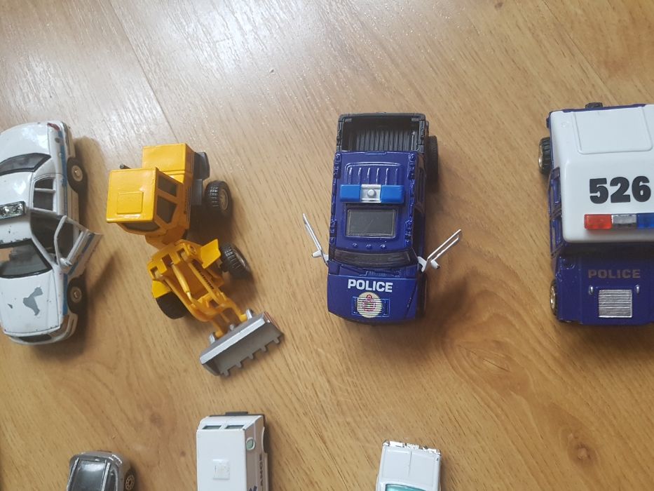 Pojazdy samochody metalowe zestaw